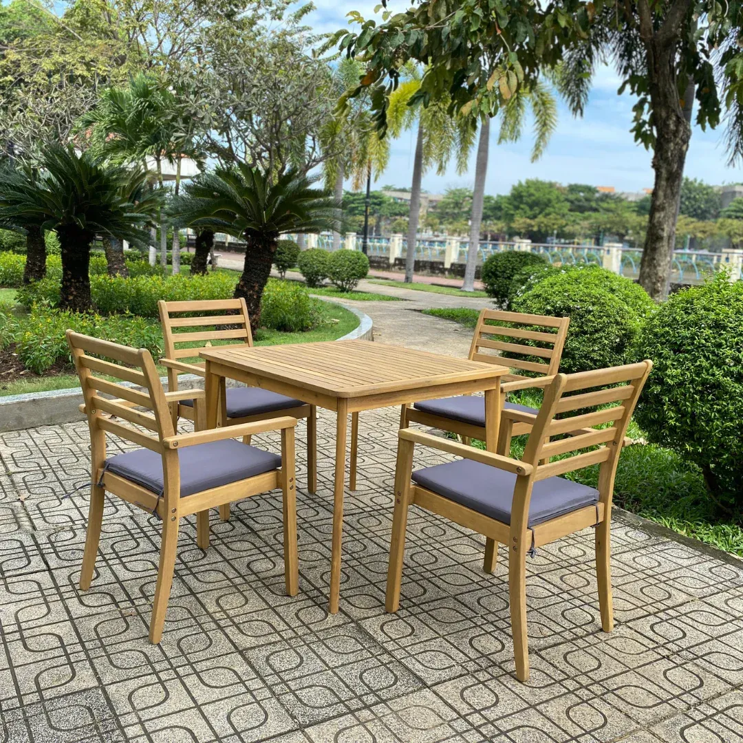 Suar Dining Set
